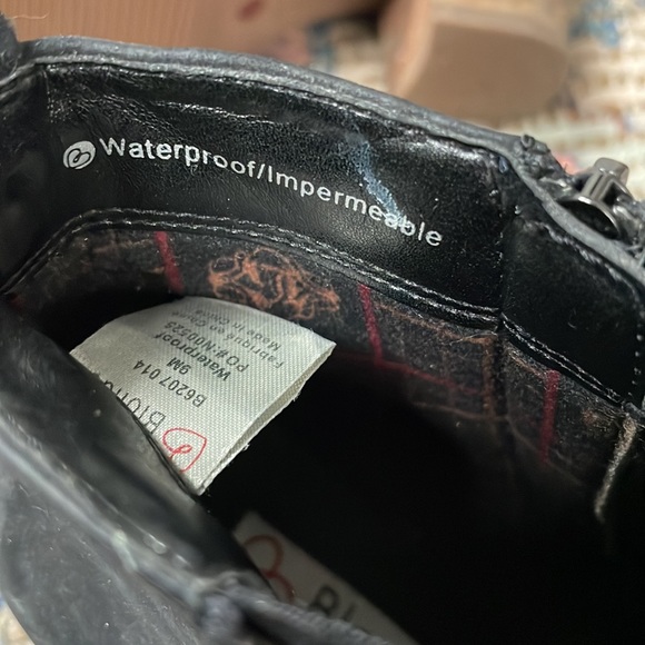 Blondo Waterproof Booties, size 9, lined, good worn condition - Picture 7 of 7